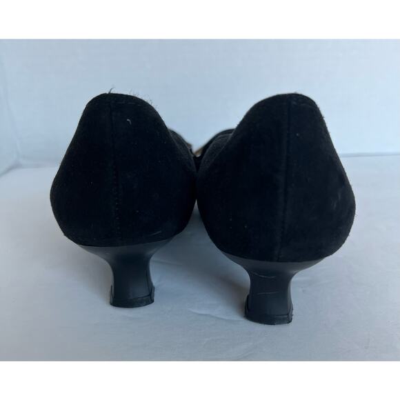 STUART WEITZMAN Black Perforated Suede Kitten Heel Pump Bow Shoes Sz 7.5M - Picture 5 of 9